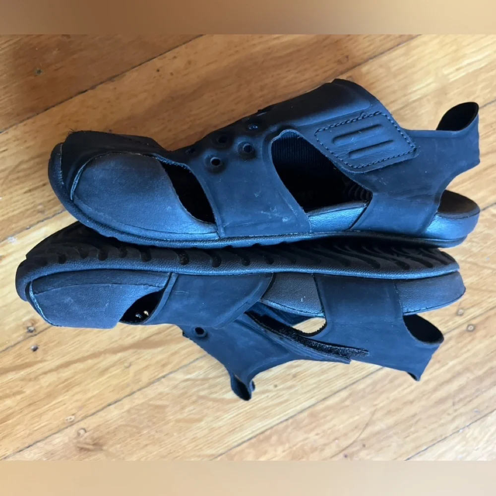 Black Nike Sunray Protect 2 sandals quick-dry, water-friendly swim shoes 28 11
